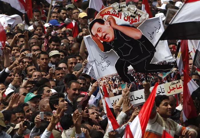 הפגנות בדרישה להעמיד את מוברק לדין במצרים