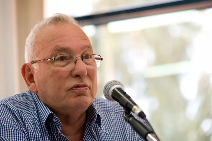 משמעות העקירה היא קרוב קץ עיסוקי בטלוויזיה. ירון לונדון