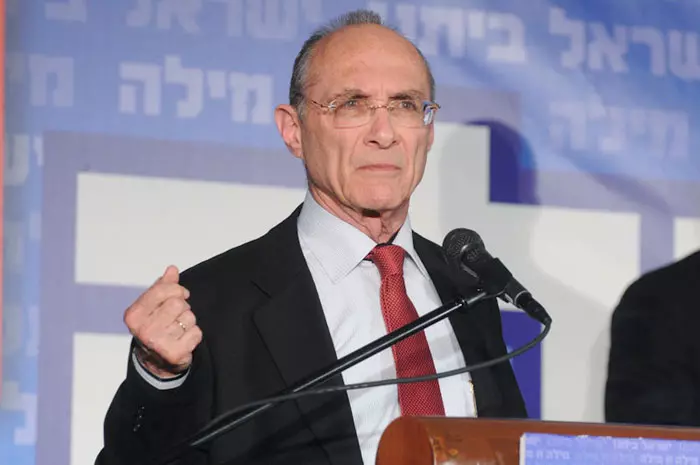 "עד שלא יימצא המדליף, אי אפשר יהיה לכנס שוב את הפורום הזה". לנדאו