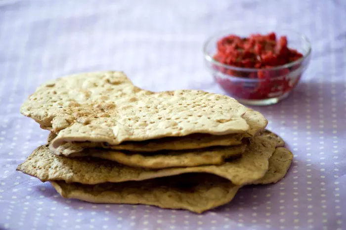 "לאכול מצות זו לא חוויה אינטלקטואלית. זה לא נכנס לי למוח, זה יורד לקישקעס שלי, כל התורה...