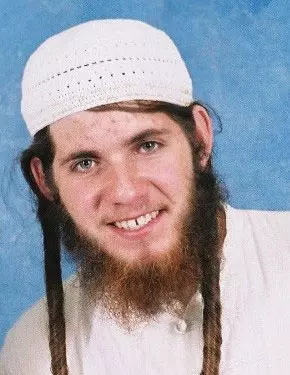 עשרות חסידים המסתננים למתחם נעצרים ומשוחררים, אך כתבי האישום לא מרתיעים אותם. בן יוסף לבנת ז"ל