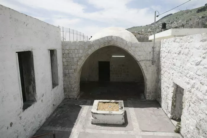 "שכם - מקום בטוח", מתעקשים השוטרים הפלסטיניים. קבר יוסף, היום