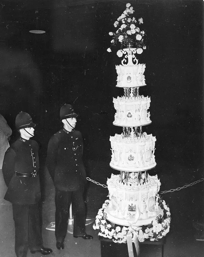 עוגת החתונה של הדוכס פיליפ עם המלכה אליזבת ה-2