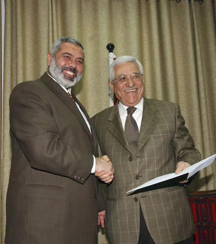 אבו מאזן ואסמעיל הנייה בישיבת הממשלה הפלסטינית ב-2007