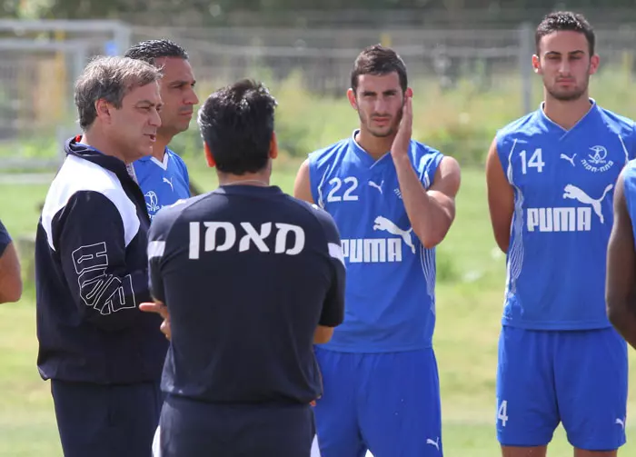 תרגל את אדו כבלם ואת סטולר כקשר אחורי. לנדאו