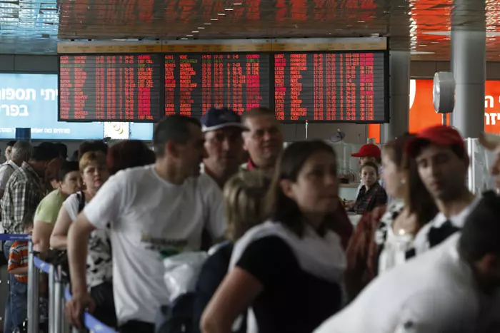 עיכובי טיסות בנתב"ג בחודש שעבר בעקבות זיהום הדלק