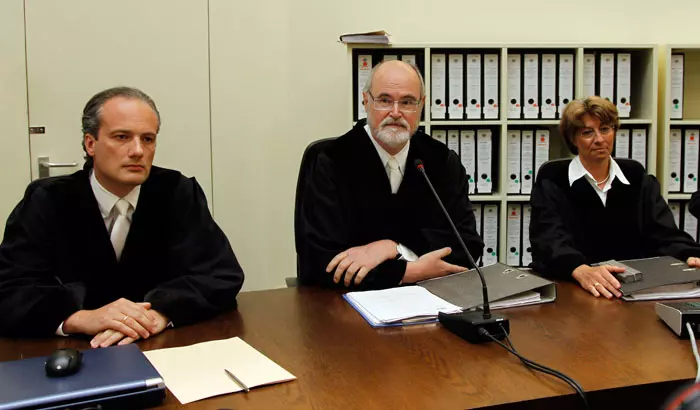 "בית המשפט בעצמו לא מאמין להרשעה". הרכב השופטים בבית המשפט במינכן