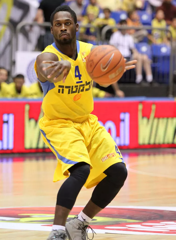 מחזיק בכמה הצעות מה-NBA. ג'רמי פארגו