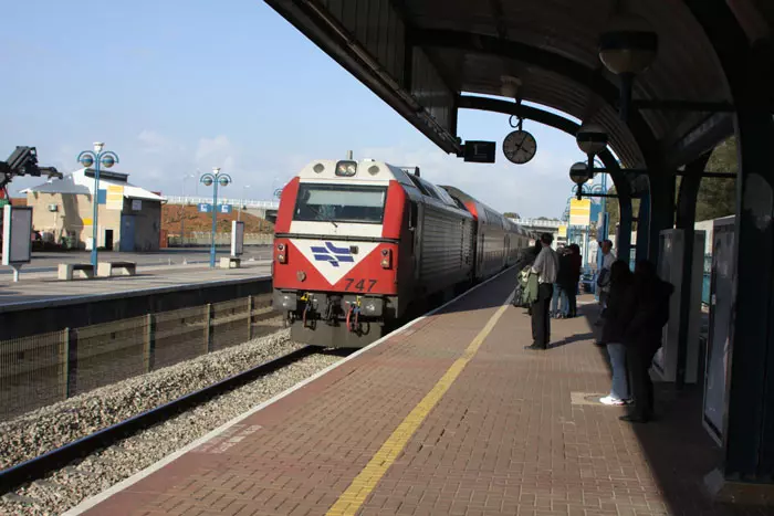 התושבים בדרום "כבר התרגלו" לאחר לעבודה בגלל השבתות ואיחורים