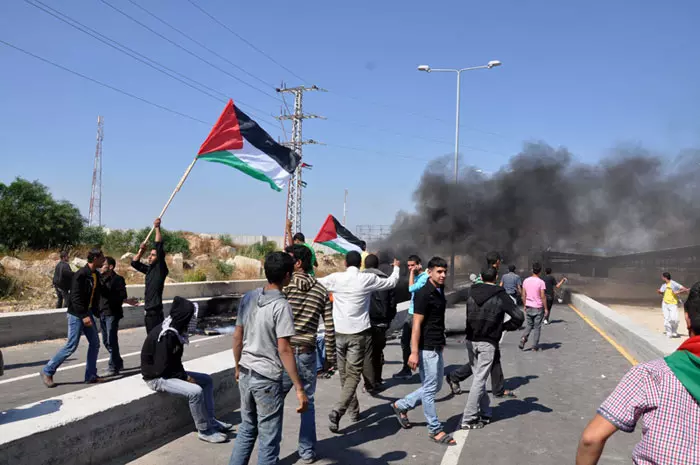 להפגין מותר, אך הזכויות עדיין מופרות. הפגנה בעזה