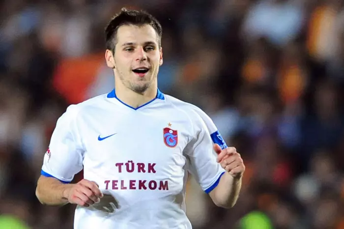 היה אמור להיכלל בסגל של קרואטיה במשחק הקרוב במוקדמות יורו 2012. דרגו גבריץ'
