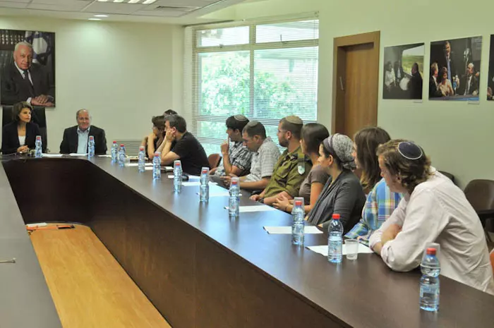 התקשורת לא נוגעת בנושאים החשובים בעבודת הכנסת