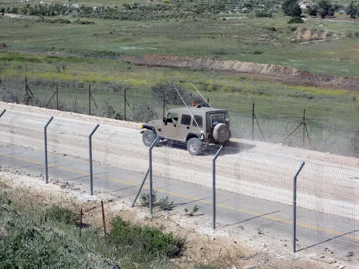 כוח צה"ל זיהה פעילות חשודה ועיכב שני חשודים