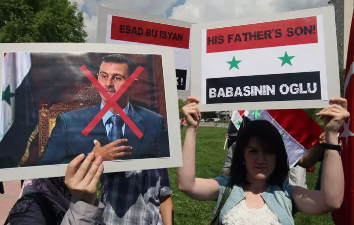 "ההנהגה הסורית חלוקה לגבי אופן הטיפול במפגינים"