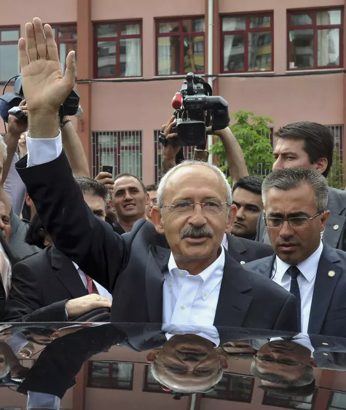 קילצדאוגלו, אתמול לאחר הצבעתו בקלפי. "מאחל הצלחה מלאה ל-AKP, אבל שיזכרו - יש אופוזיציה חזקה"