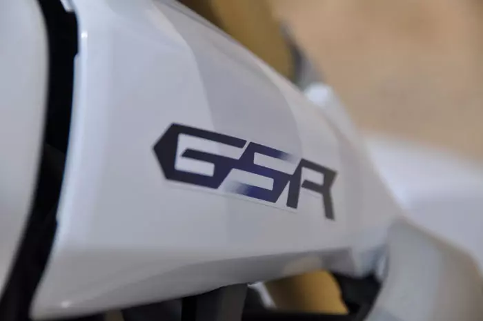 סוזוקי GSR750 - עירום חדש לסוזוקי