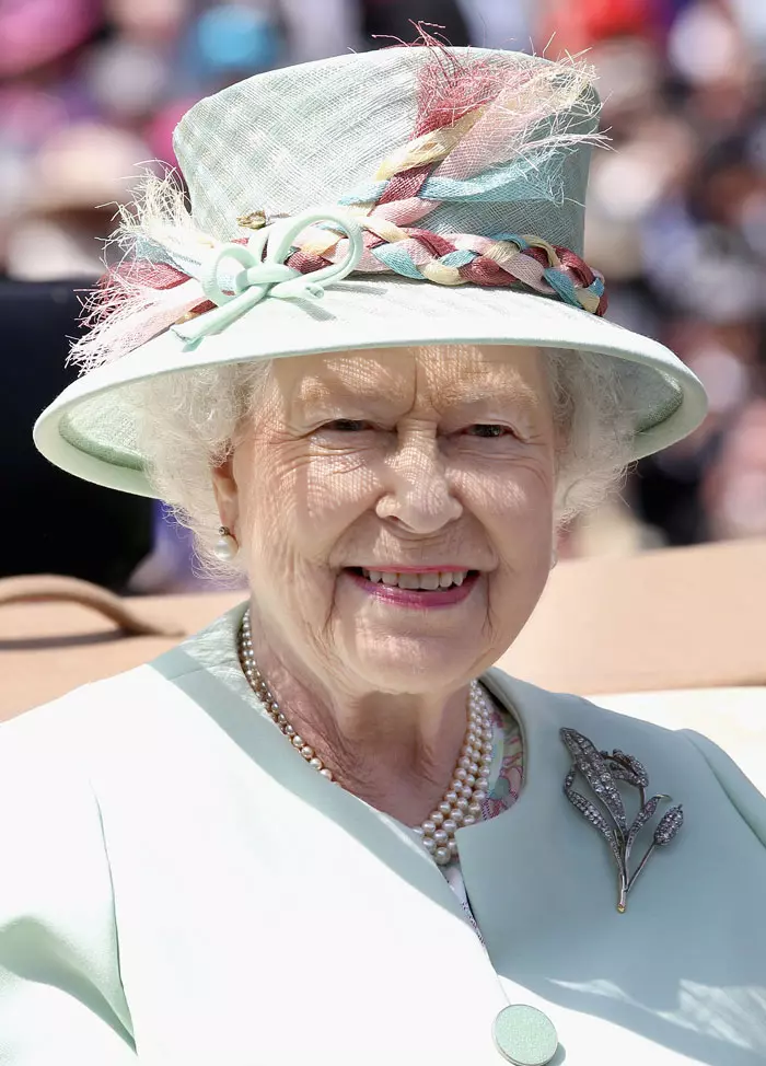 "הזדמנות לחגוג בגאווה את כל מה שהמלכה מייצגת עבורנו".