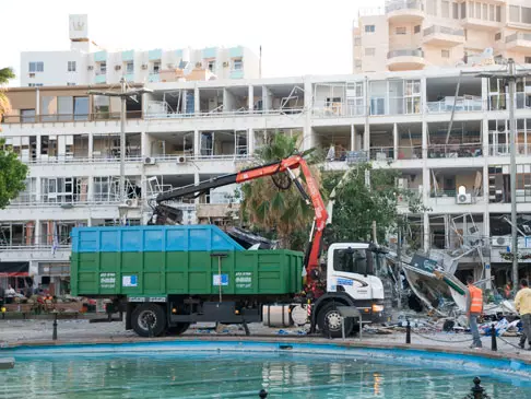 הדיירים התריעו על ריח חריף. הבניין בנתניה בו אירעה דליפת גז שהובילה לפיצוץ