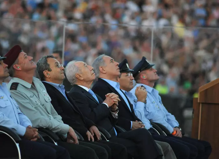 כבר בגיל צעיר חלם ש' על חיל האוויר