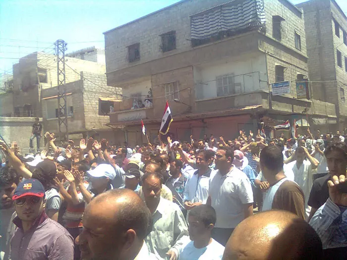 מפגינים נגד השלטון בסוף השבוע, באחד מפרברי דמשק
