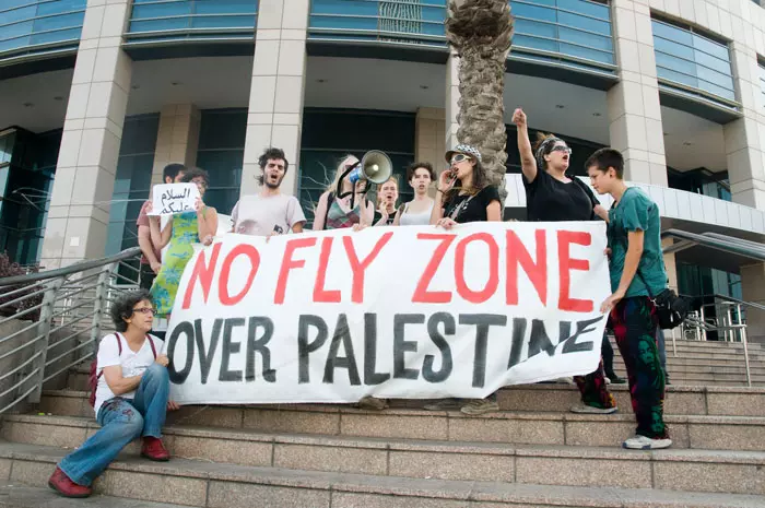 הפגנת שמאל מול משרד הפנים בתל אביב אתמול נגד גירוש הפעילים