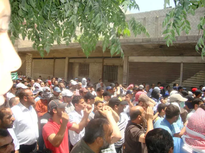 הפגנות נגד המשטר בסוריה בחג'אר אל-אסווד בפרברי דמשק