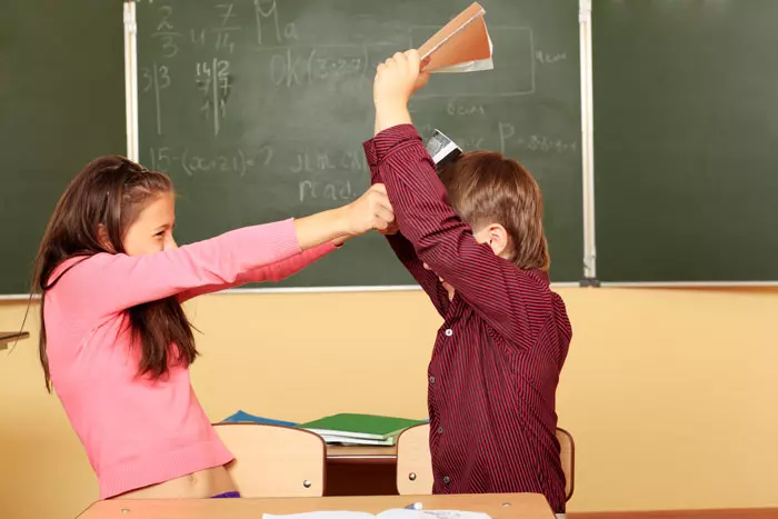 המורים יכולים להעניש תלמידים על התנהגות אלימה גם אם נעשתה מחוץ לשעות הלימודים