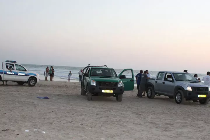 על פי ההערכה, הנער מעד מהקיאק ונסחף ללב ים. חיפושים אחר הנער בסוף השבוע