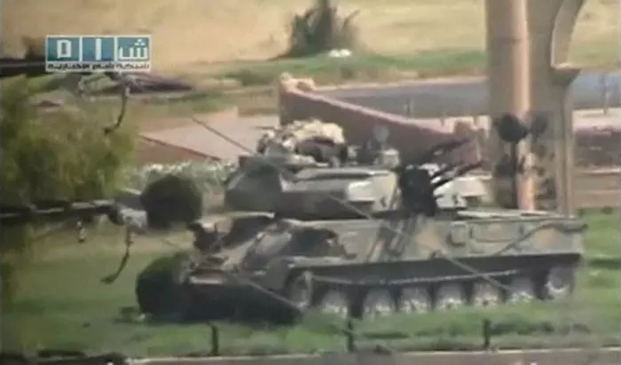 טנקים של צבא סוריה פושטים על העיר חמה
