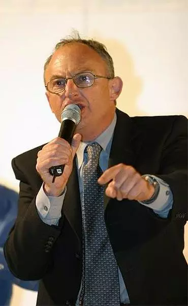אלדד. "המיעוט רשאי להתנגד להחלטת השליט, על אחת כמה וכמה כשמדובר בשליט מושחת"