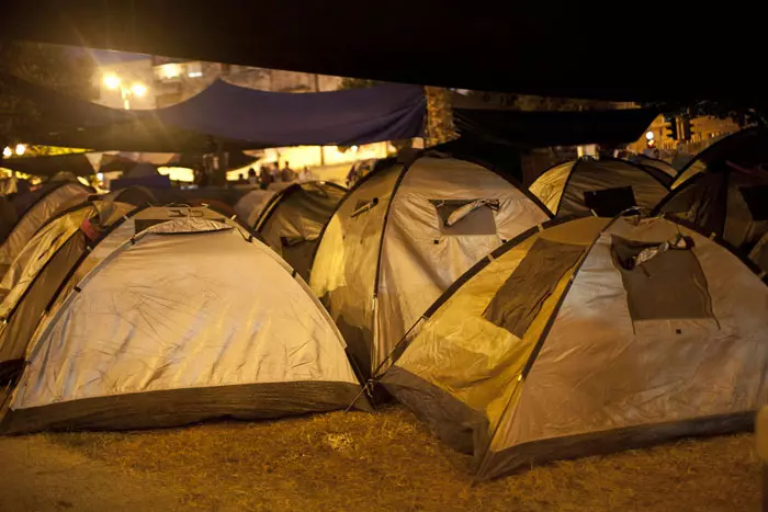 "לא ייתכן שבתקופה כל כך רגישה ציבורית הממשלה תנהל מדיניות בואקום וללא מעורבותם של נציגי הציבור", מאהל המחאה בירושלים