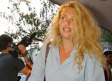 ואם כבר בלונד. מיכאלה