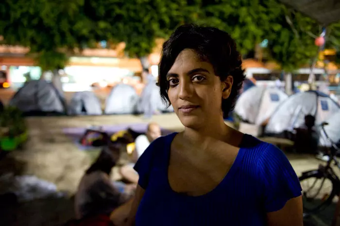יעל רוזנס בת 20, דיירת המאהל בשכונת לוינסקי בתל אביב, אוגוסט 2011