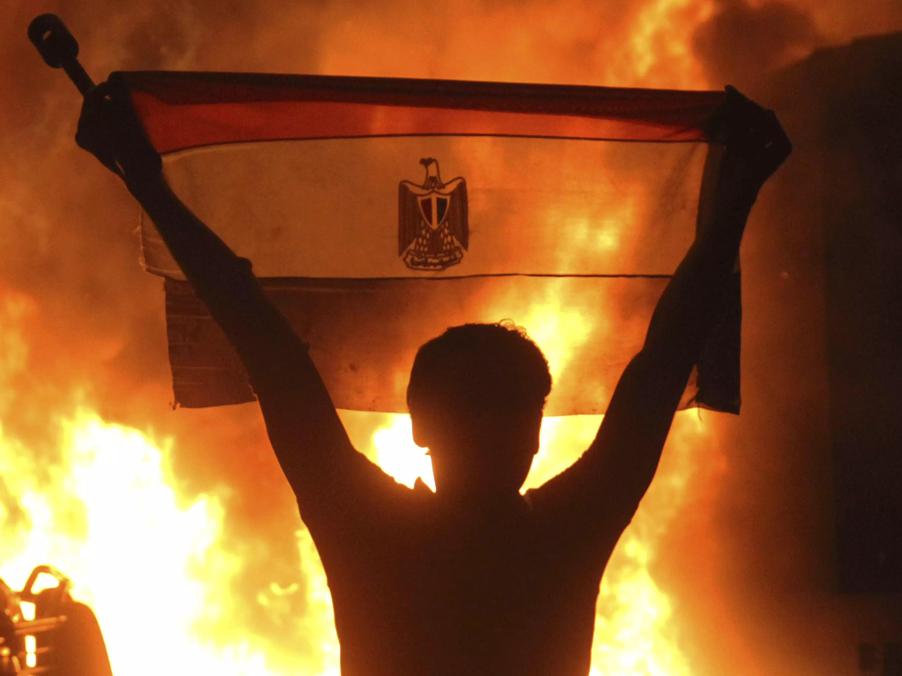 המהומות מול שגרירות ישראל בקהיר -  בגלל ההרס במגרון?