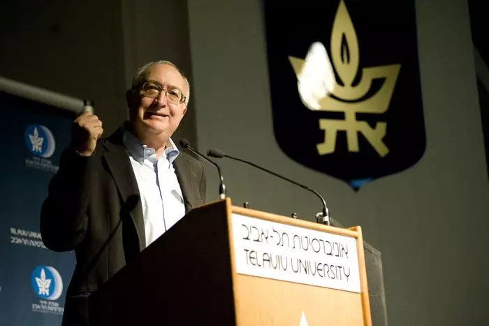 "החברה הישראלית משנה כיוון". טרכטנברג, הערב