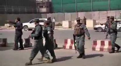 כוחות ביטחון אפגניים בלב המהומה ברובע ווזיר אכבר חאן, היום בצהריים