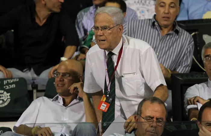 "הייתי באירוע משפחתי ורושמים שהייתי בדיון של דוידוביץ'. אנשים מדברים בפאנל בתקשורת אם זה נכון שהשתתפתי ובכלל לא השתתפתי בדיון". שחר