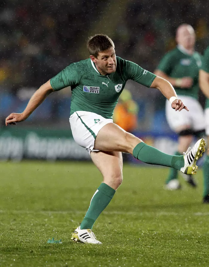 נבחרת אירלנד חתומה על הפתעת האליפות עד כה. רונאן או'גרה כובש