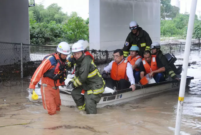 למעלה מ-50 בני אדם נפצעו בסופה. טייפון ביפן