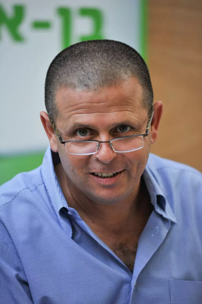 "יפעל באמת ובתמים לטובת העובדות והעובדים". כבל