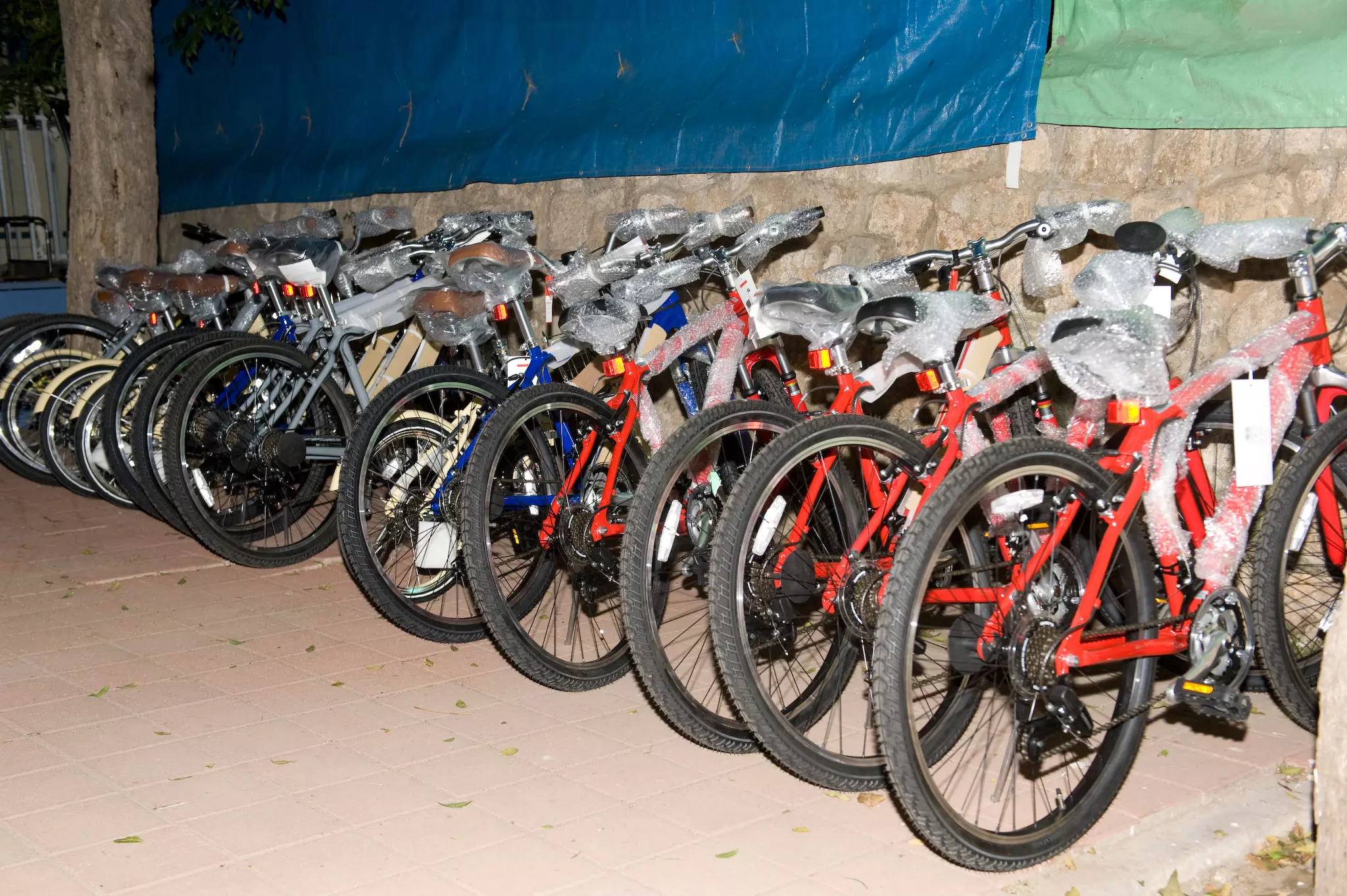 זוגות האופניים שנתרמו לפנימייה