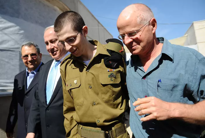 הוועדה תמליץ לשחרר מחבלים חיים רק תמורת שבויים ישראלים חיים