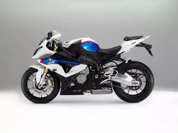 ב.מ.וו S 1000 RR עובר מקצה שיפורים שנתיים לאחר שהפתיע את העולם