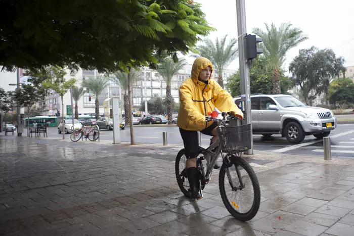 ביגוד מסויים אולי מתאים להולכי רגל או רוכבים, אבל בתוך הרכב זה מאוד מסרבל