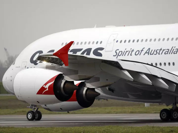 קוואנטס מתכננת לפתוח קווי תעופה חדשים באסיה ולפטר מאות מעובדי החברה