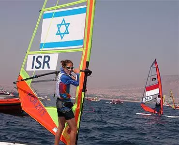 תפסה מקום טוב בצמרת. לי קורזיץ