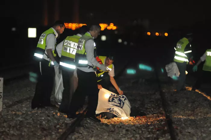 טרם ברור מה עשה האיש על המסילה