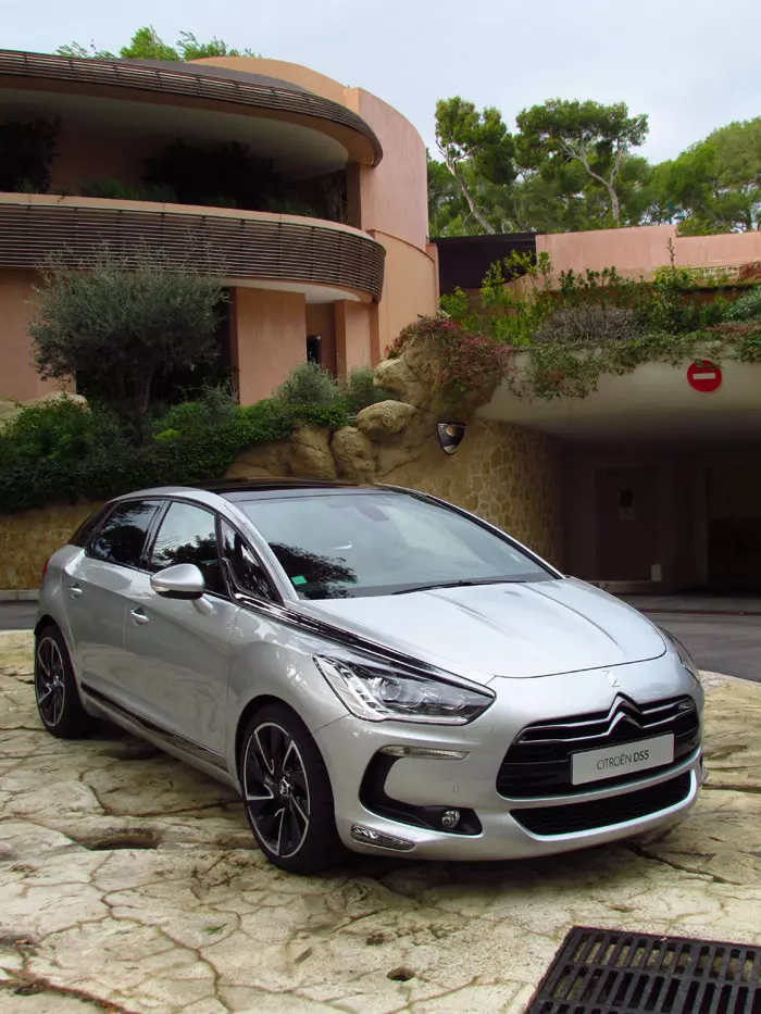 סיטרואן DS5. פרמיום שעלול לגבות מיסוי גבוה