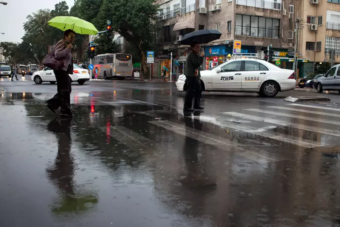 הגשמים ייפסקו לחלוטין לקראת יום שלישי.