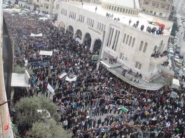 "ההחלטה מראה שאסד איבד את הלגיטימציה שלו מול העולם הערבי", מפגינים בסוריה